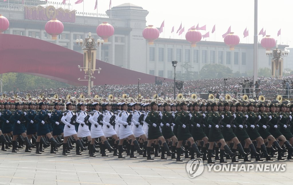 대통령 <b>전승절 불참</b> 논의…이재명 외교 시험대에 서다