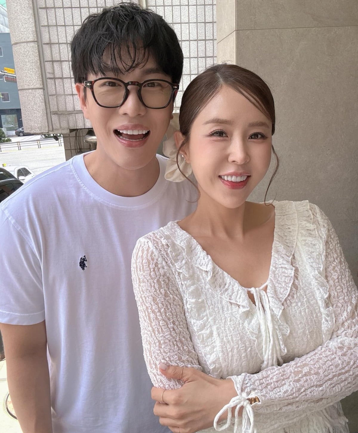 신지 <b>문원</b> 결혼 반대 여론 확산…"팬심과 우려 교차, 선택은 어디로?"