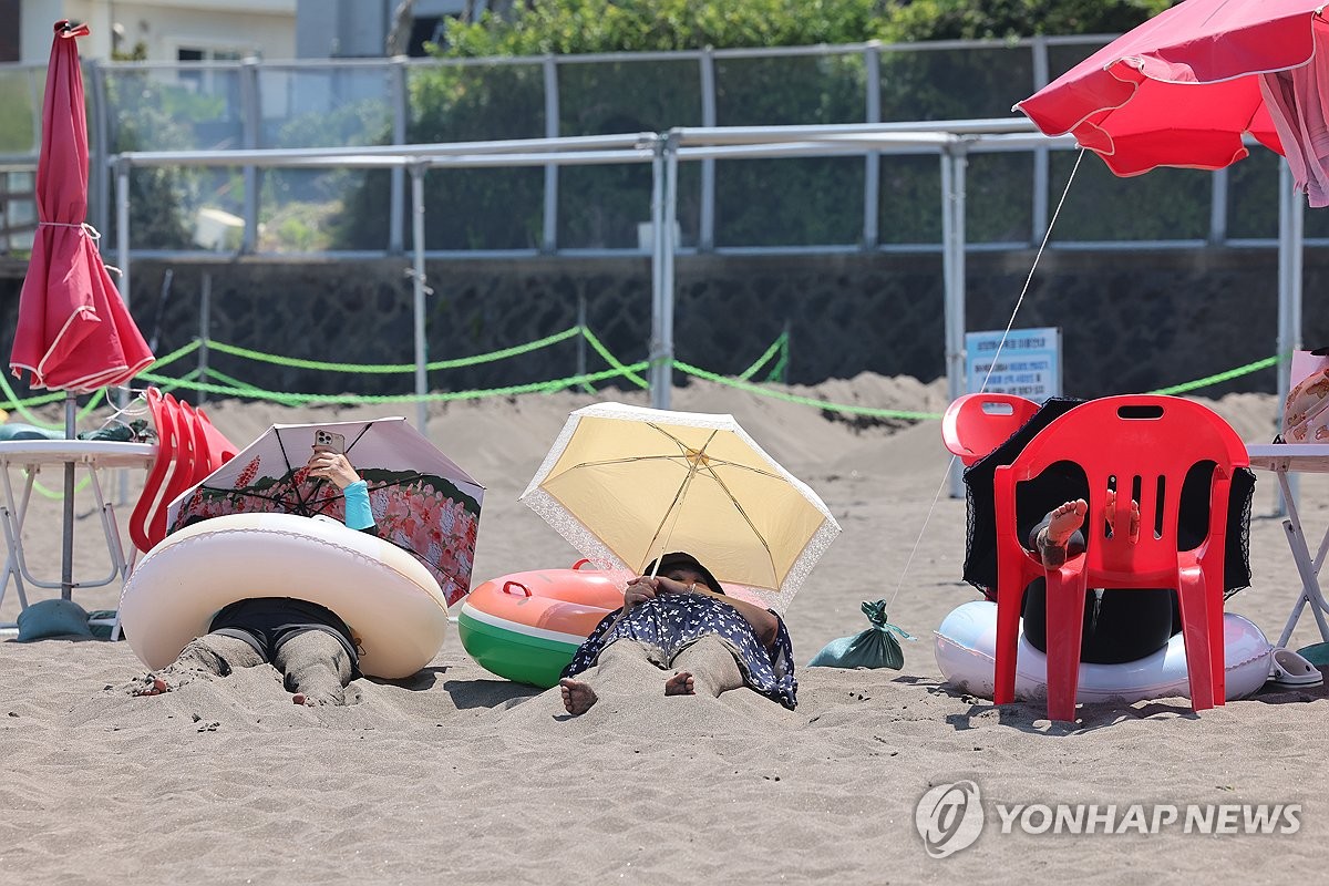 제주 <b>남부지방</b> "<b>短마</b>" 논란…역대급 빠른 장마 종료, 기상변화의 신호탄...