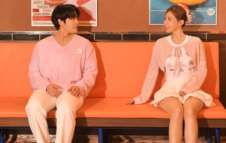 "신지 예비남편 <b>문원</b> 둘러싼 <b>의혹</b> 증폭"…'<b>사생활</b> 루머' 확산→팬들 우...