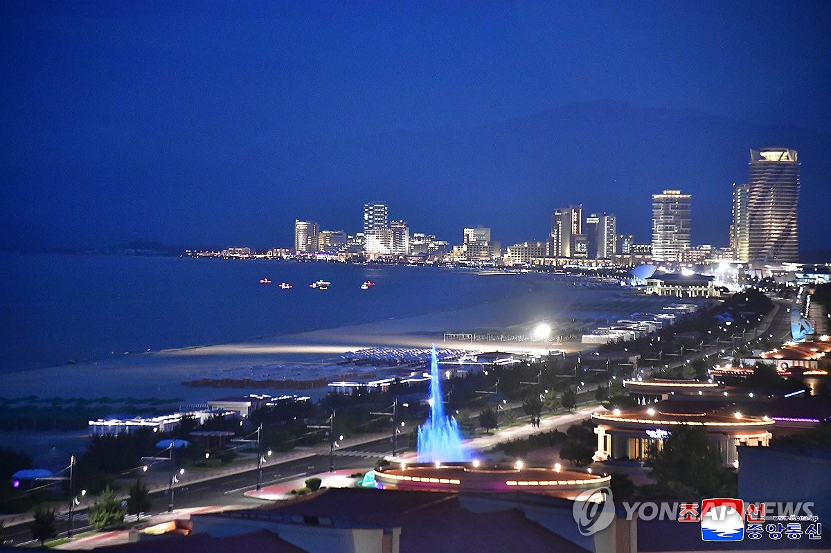 <b>원산 갈마</b> 해안 관광 <b>지구</b>, 11년 만에 개장…진짜 변화 시작됐나