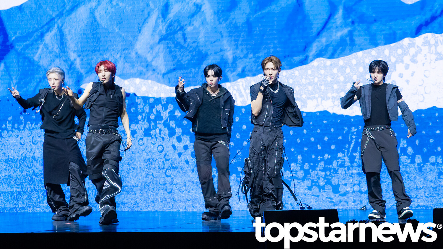 <b>나우즈</b>, '꽉 찬 무대' (IGNITION <b>쇼케이스</b>) [HD포토]