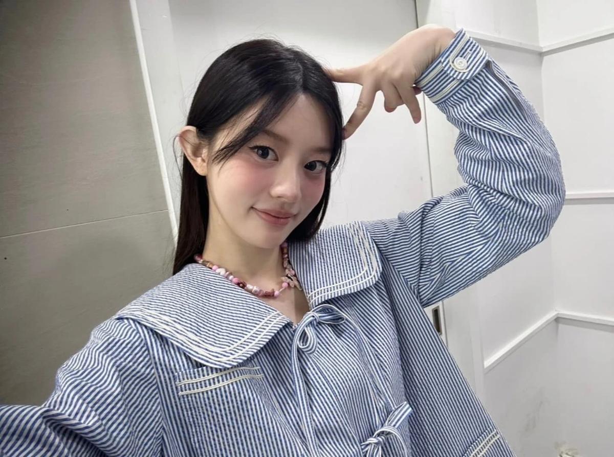 예금주 여러분 즐거운 주말 보내세요”…민주, 소년미 가득 미소→여름밤 청량 셀카 - 박현서 기자 - 톱스타뉴스 - 엔터/셀럽