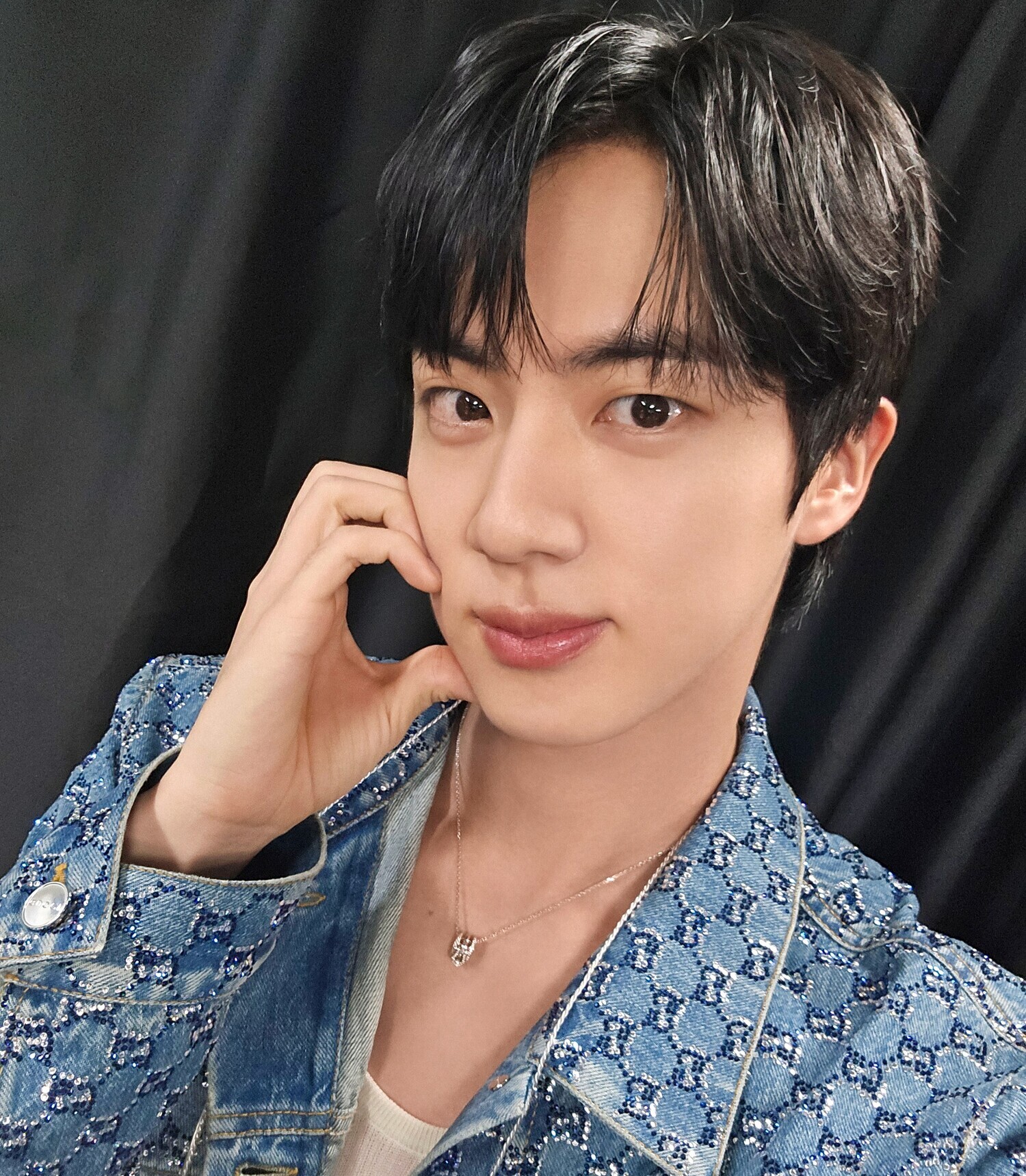 機材開放席まで「SOLD OUT」BTS・JIN、満員の京セラドームで幻想的