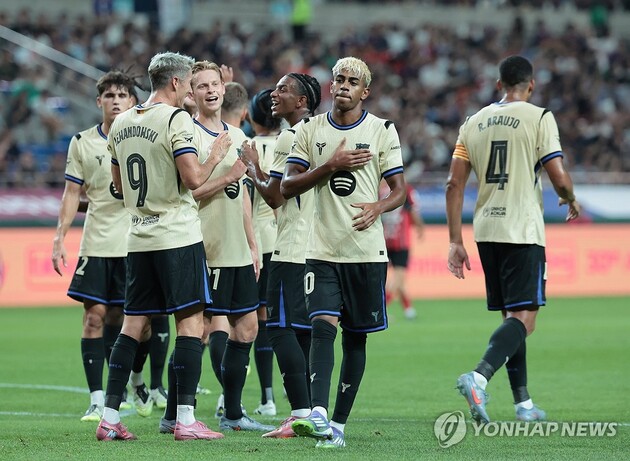 "<b>야말</b>·토레스 <b>멀티골</b> 폭발"…바르셀로나, FC서울에 7-3 대승