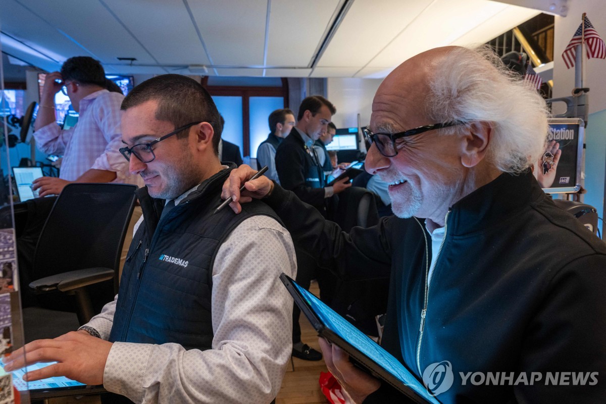 뉴욕증시 기술주 반등에 상승 출발…다우 0.82%↑, S&P500 1.06%↑ - 정예린 기자 - 톱스타뉴스 - 국제/증시