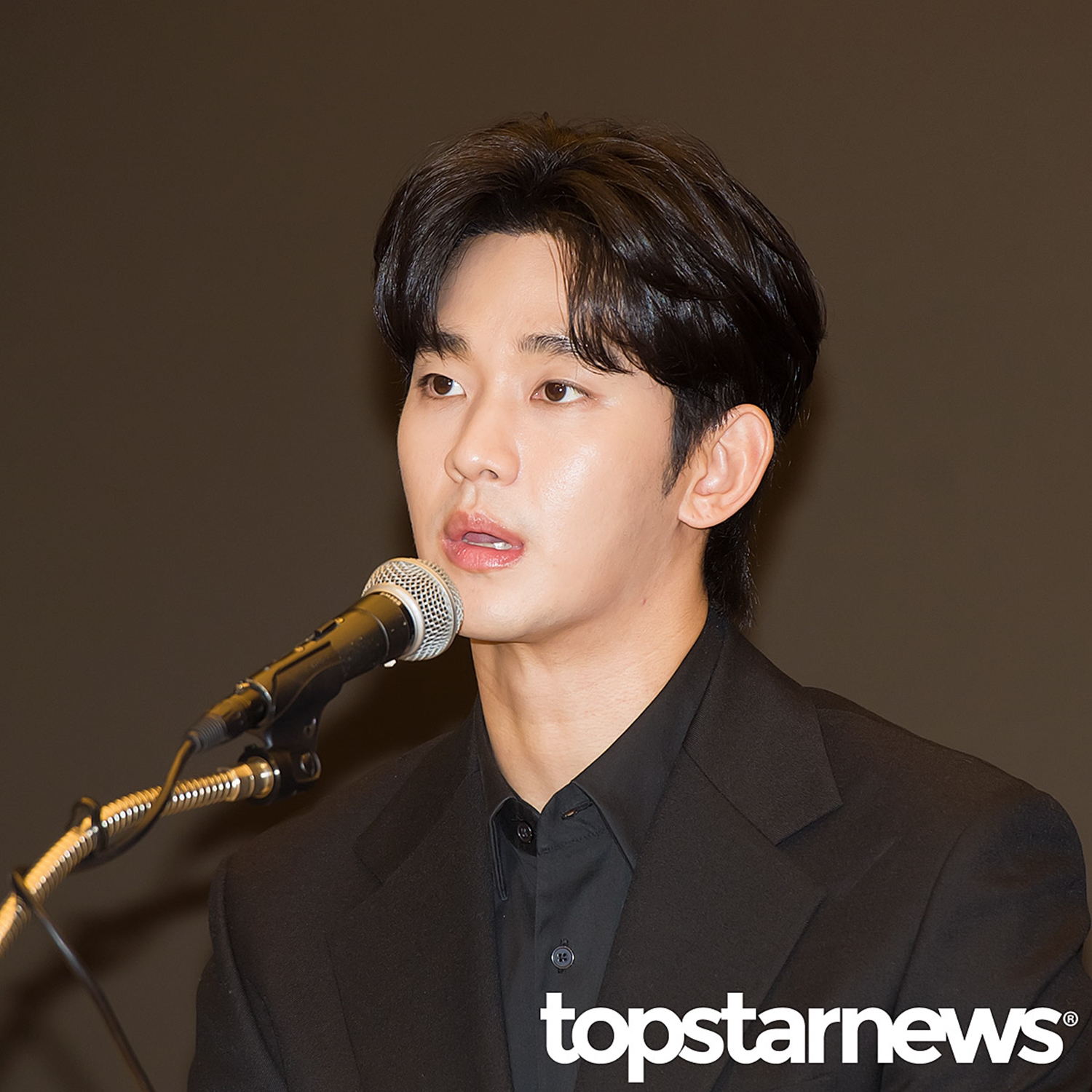 김수현, 가압류 금액 늘어날까? 프롬바이오가 제기한 소송 오늘 첫 변론... - 뉴스 썸네일 이미지