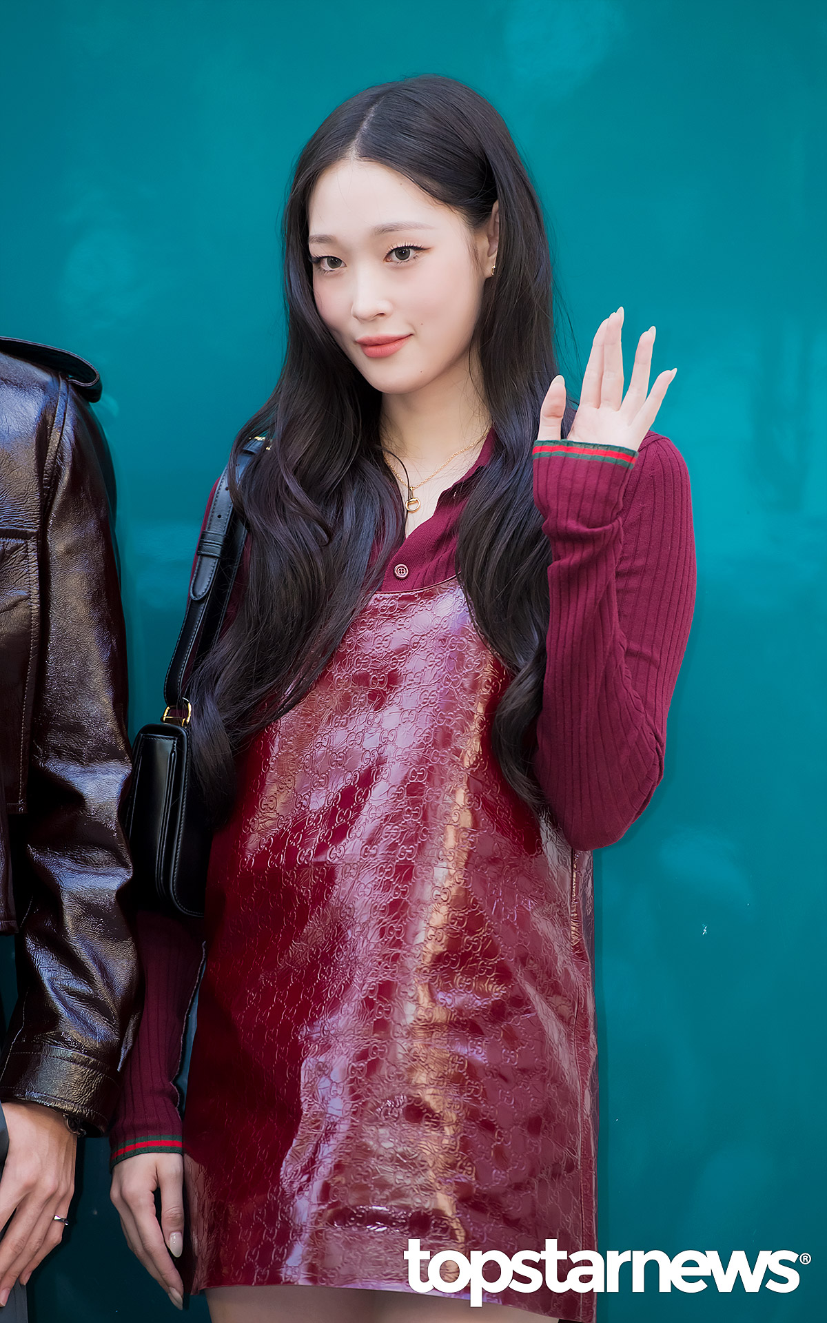 잘 어울린다는 반응 많은 올데프 구찌 포토월 | 인스티즈