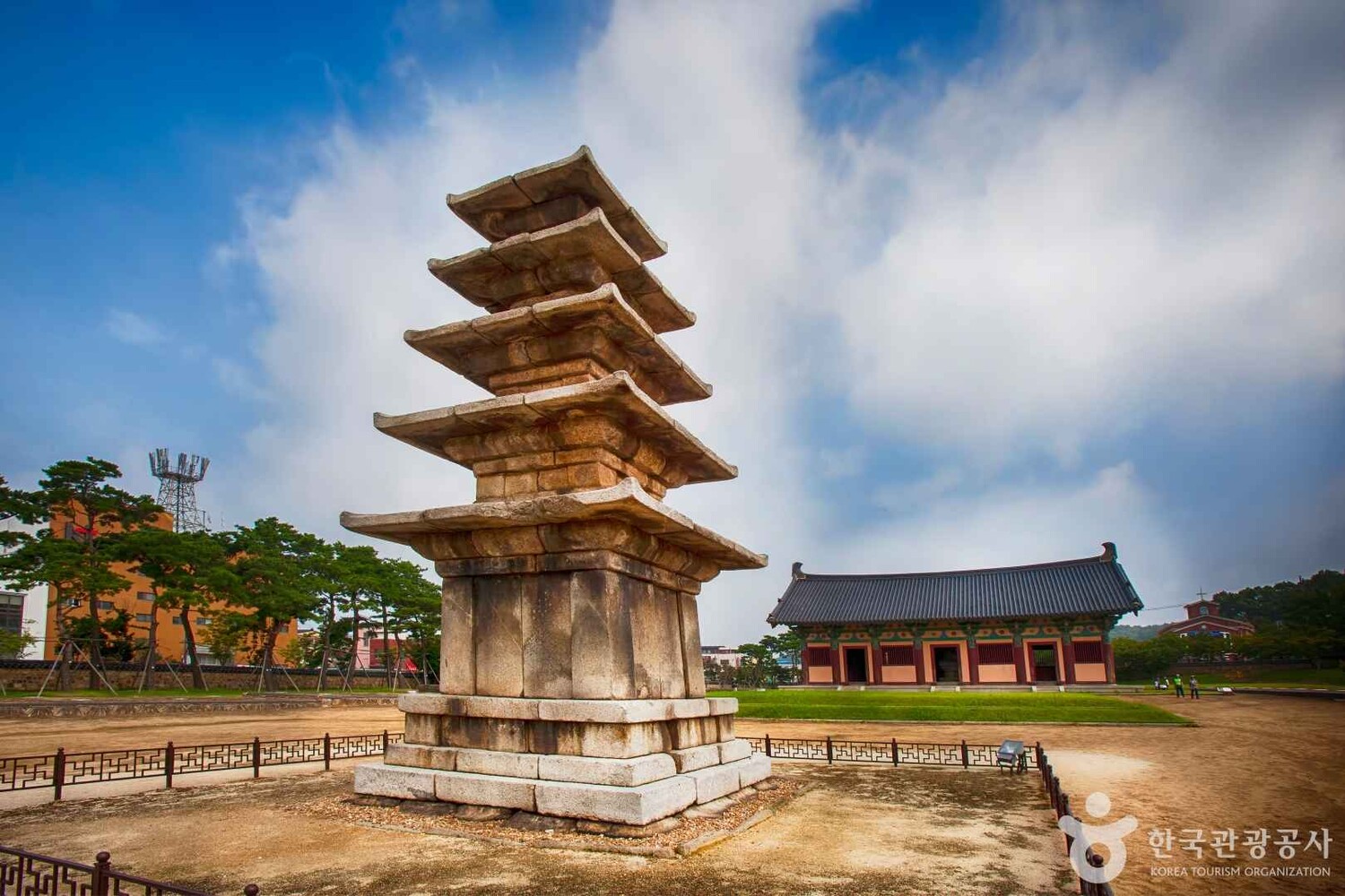 가을에 가볼 만한 곳, 백제의 숨결이 흐르는 부여 정림사지의 고요함 - 뉴스 썸네일 이미지