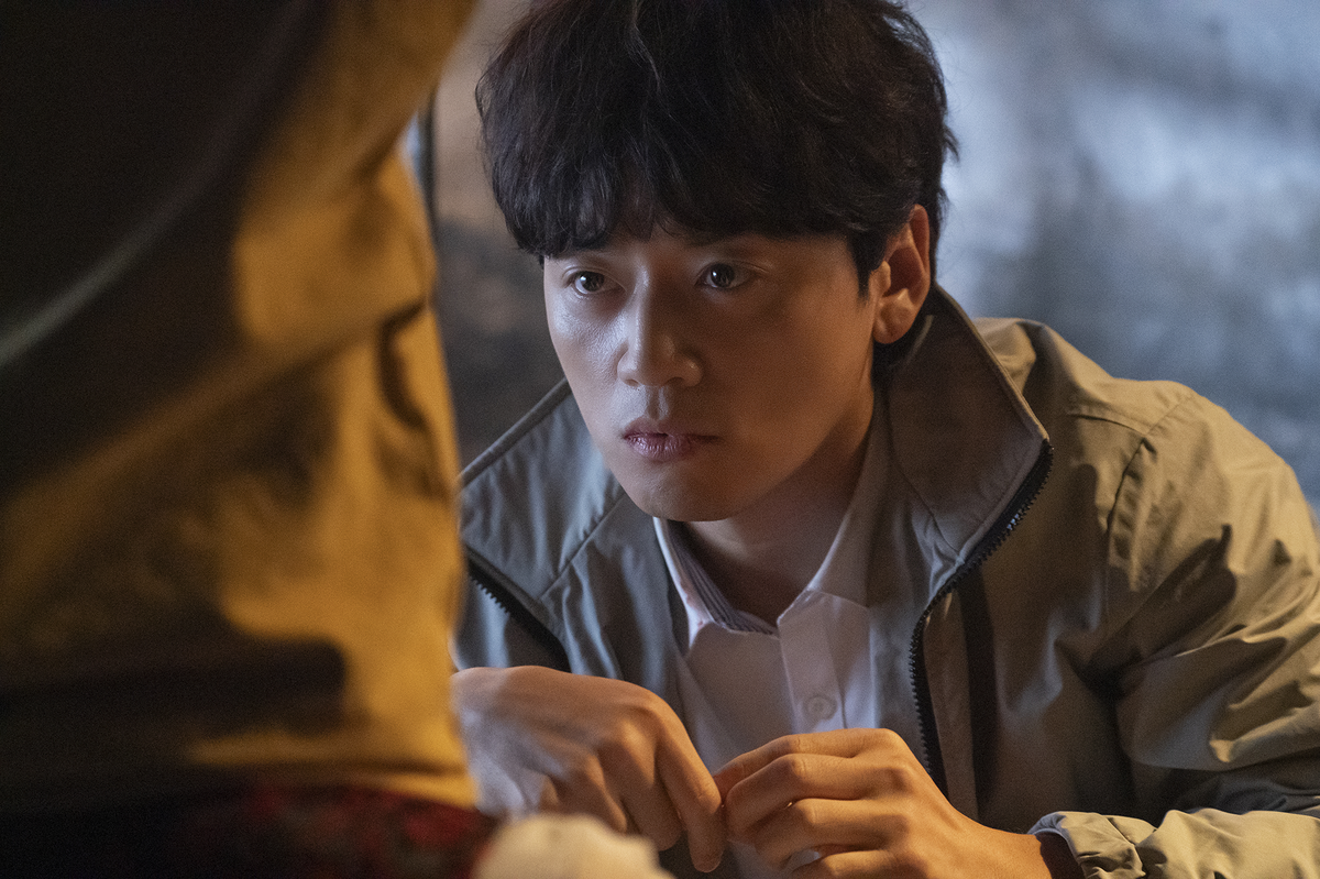 “딴짓하는 정보원”…조복래, ‘정보원’서 생활력 폭발→극장가 접수 예고 / ㈜엔에스이엔엠