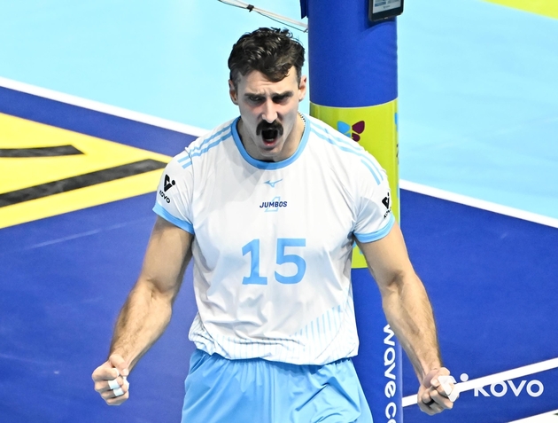 “트리플크라운 완성”…러셀, KB손보 격파하며 대한항공 7연승 질주 / 연합뉴스