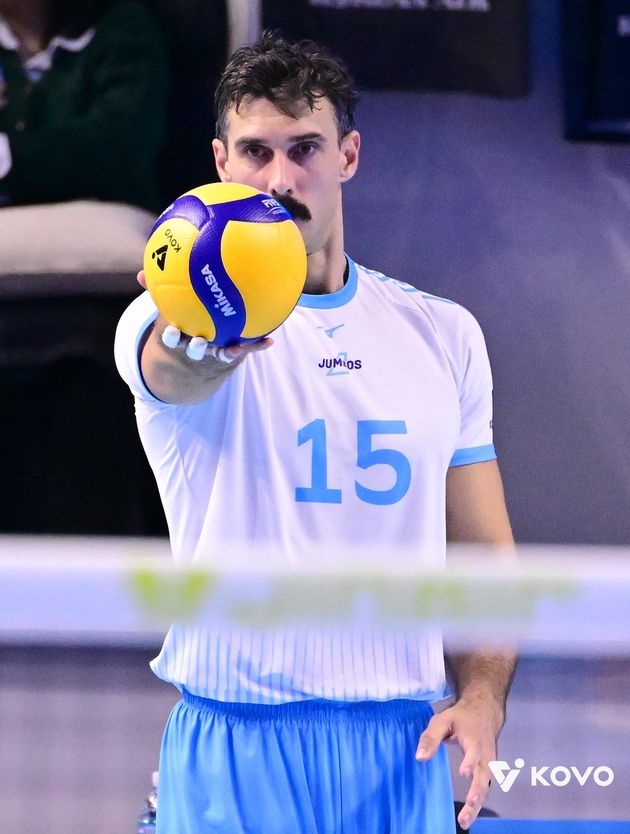 “서브 에이스로 마침표”…러셀, KB손해보험전 트리플크라운 / 연합뉴스