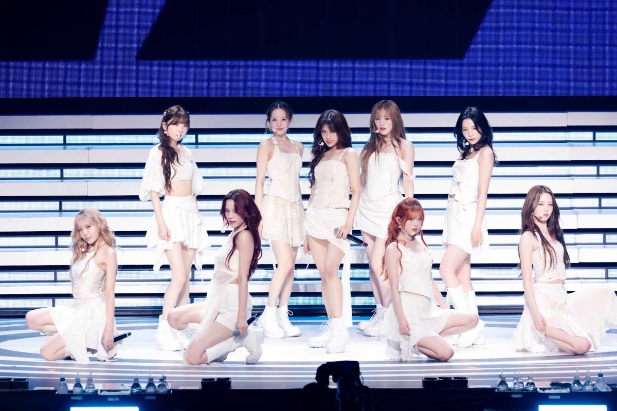 “일본 공연의 성지 물들였다”…NiziU, 부도칸 피날레→역대급 투어 기록 세웠다 / JYP엔터테인먼트, Sony Music Labels Inc.