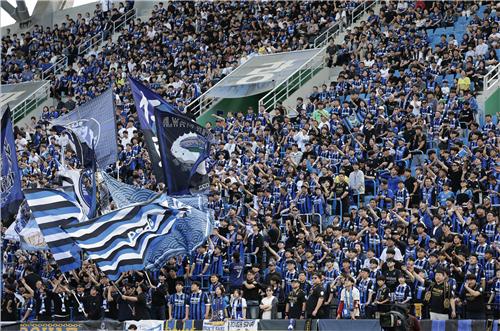 “평균관중 1만1203명”…인천유나이티드, 풀·플러스 스타디움상 2관왕 / 연합뉴스