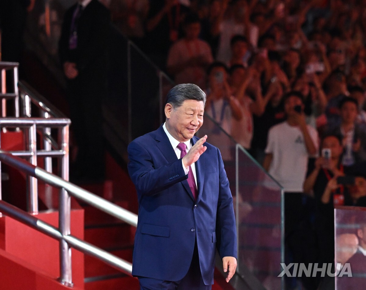 중국, 내년에도 확장 재정·완화 통화 기조 유지…내수·부동산·지방부채 동시 대응 - 서지아 기자 - 톱스타뉴스 - 국제/증시