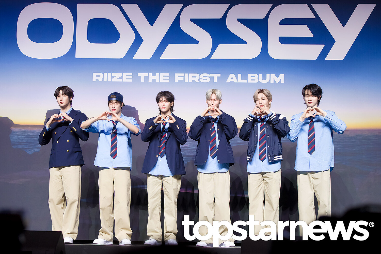 [TOP이슈] ‘라이즈 놓아줘라’ 라이즈 팬덤, 2주째 트럭 시위 진행…주말 해시태그 총공까지 (사진: 톱스타뉴스 HD포토뱅크)