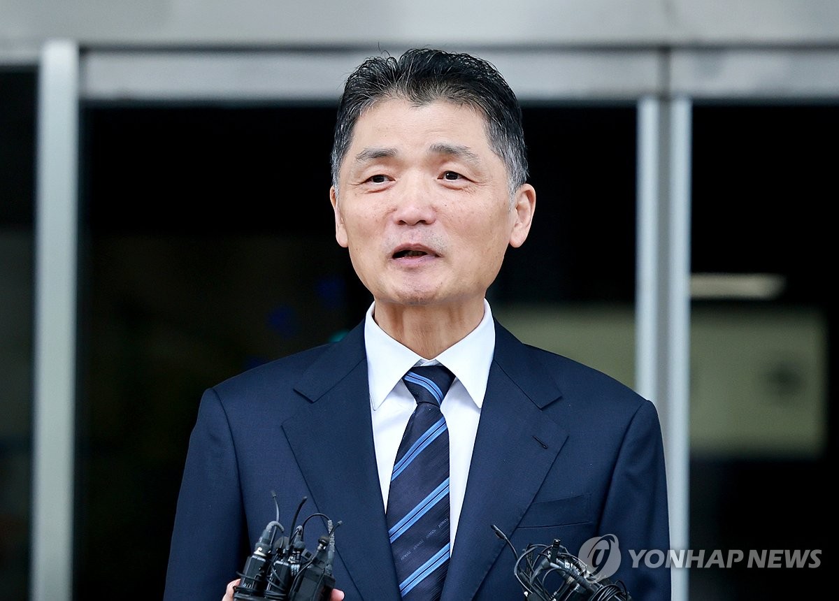 'SM 주가조작 혐의' 김범수, 2심 재판 본격화...법률 대리에 김앤장 - 뉴스 썸네일 이미지