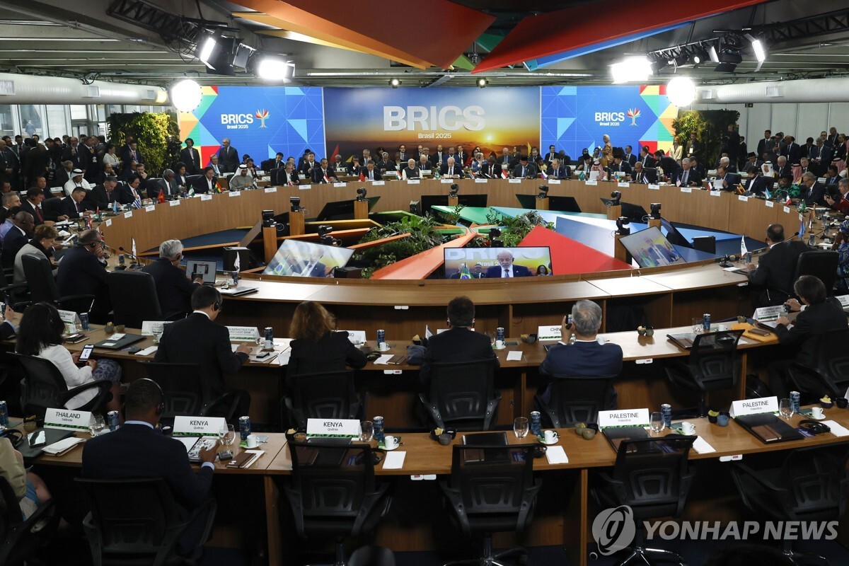 인도 중앙은행, 브릭스 역내 CBDC 결제 연계 추진…디지털 루피 국제 활용 모색 - 문다은 기자 - 톱스타뉴스 - 국제/증시