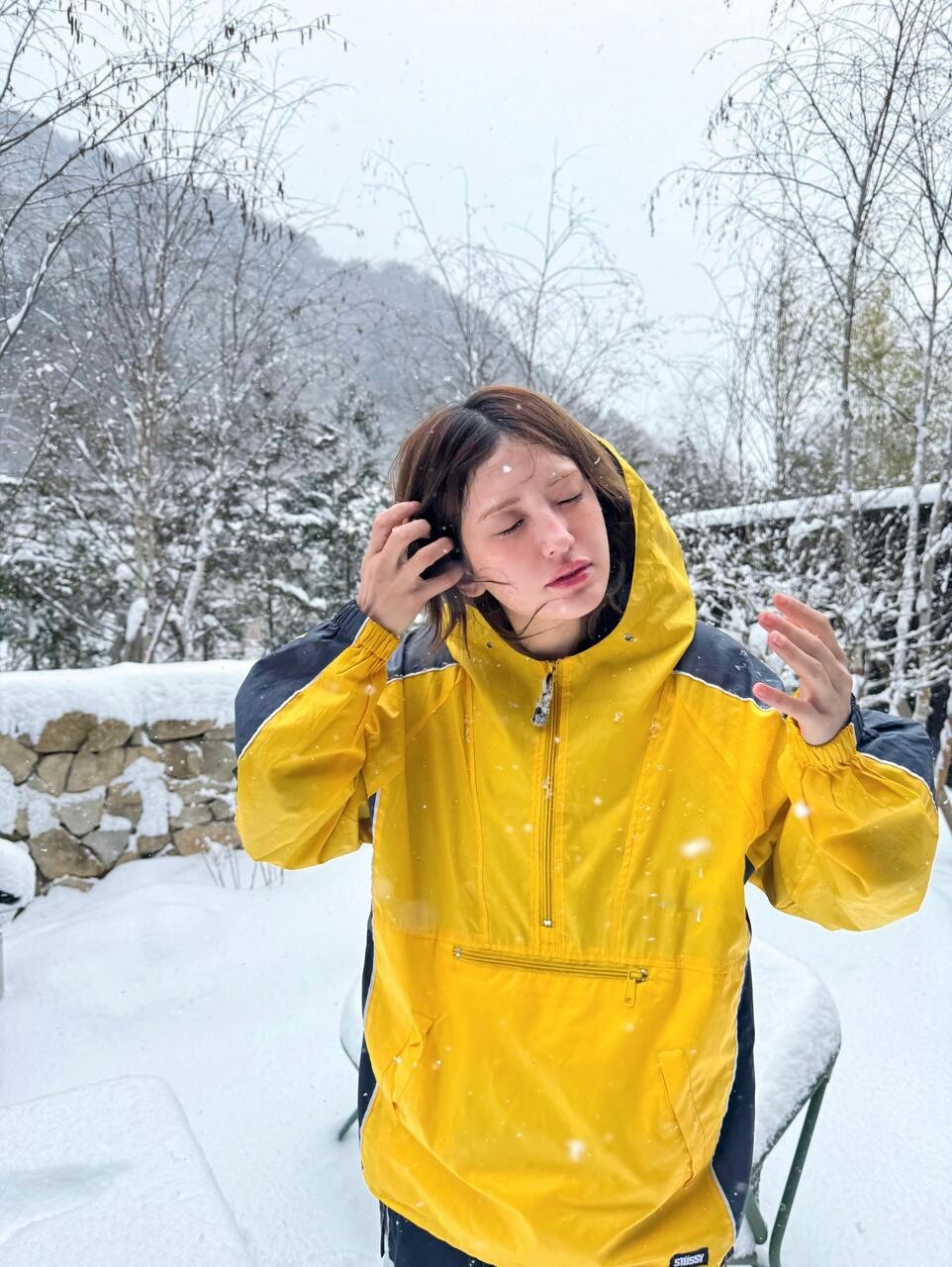 전소미, 눈 내리는 야외에서 근황 공개