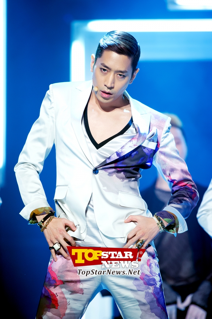 Eric De SHINHWA Mirada Penetrante MBC MUSIC Show Champion KPOP PHOTO Juana Urbano