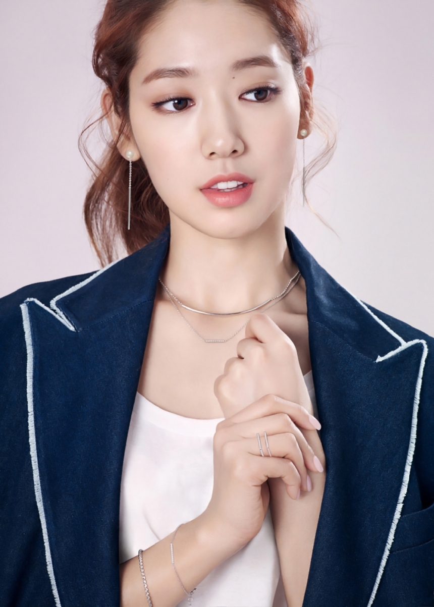 박신혜 / 아가타 파리
