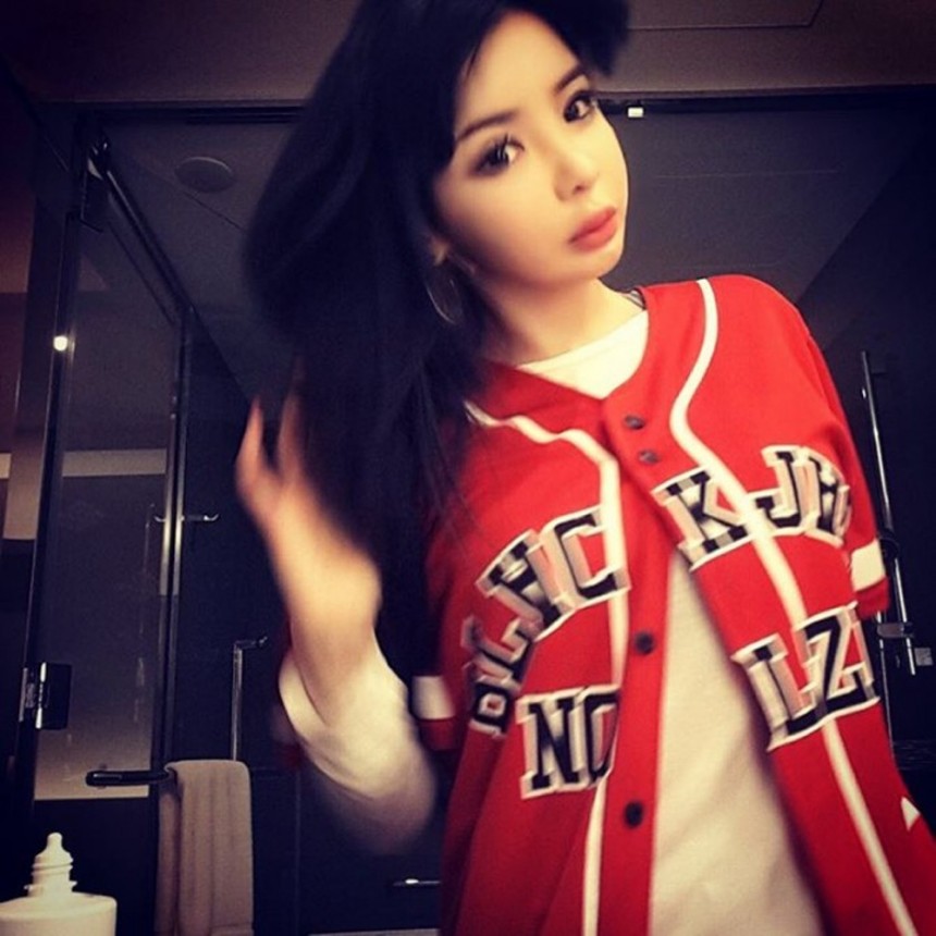 박봄 / 박봄 SNS