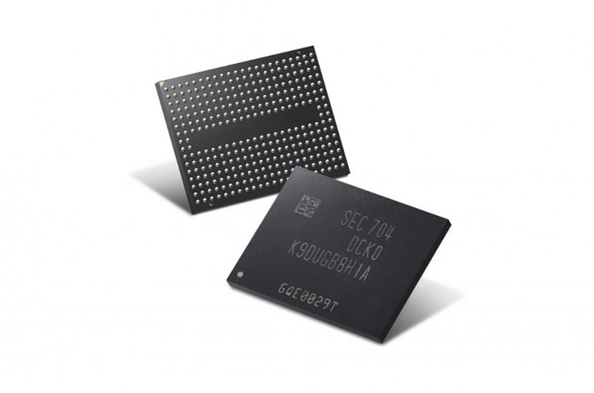 삼성전자 ‘4세대(64단) 256Gb 3bit V낸드’ 칩 / 삼성전자