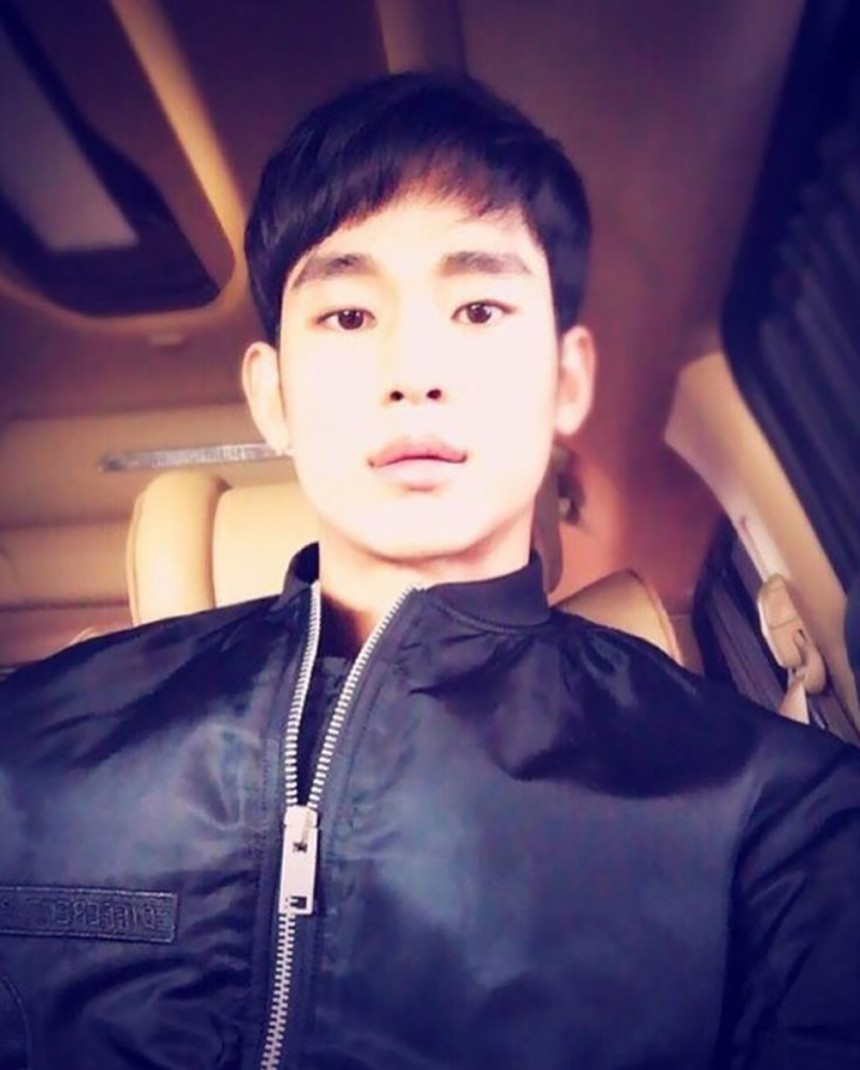 김수현 / 김수현 인스타그램