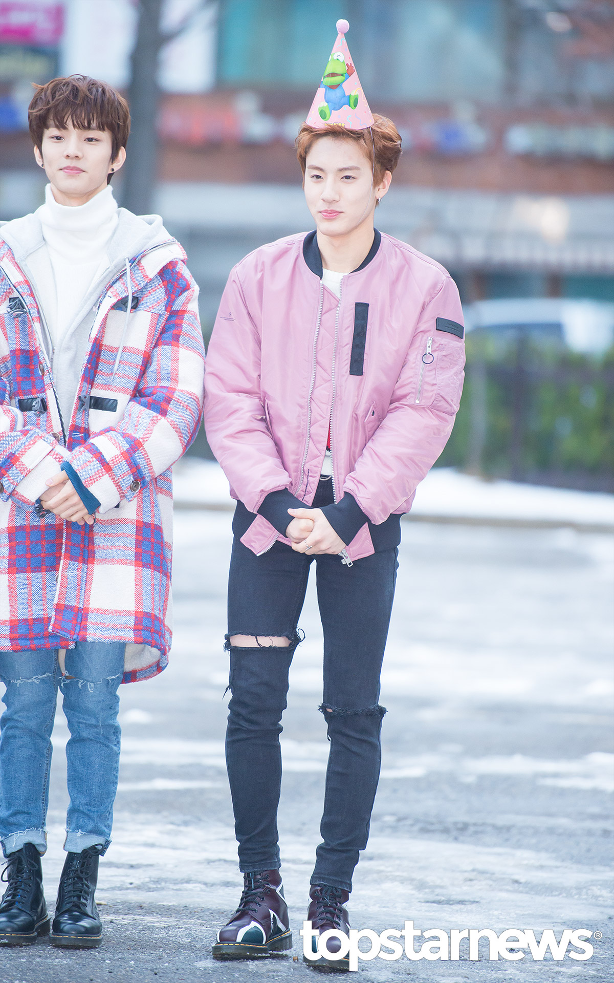 [Hd포토] 더 보이즈(The Boyz) 에릭, '핑크핑크한 귀요미' (뮤직뱅크) - 최시율 기자 - 톱스타뉴스