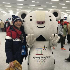 미국 피겨스케이팅 대표팀 미라이 나가수, 수호랑과 다정샷…‘미소 가득’