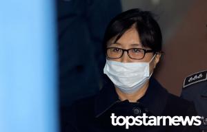 [판결] 김세윤 판사, ‘나이 63세’ 최순실 1심 징역 20년 선고…‘이재용 재판 정형식 판사와 달리 안종범 수첩 증거능력 인정’