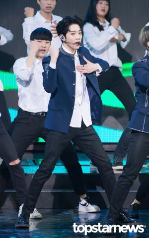 [HD포토] 워너원(Wanna One) 라이관린, ‘관린 얼굴 최고다’ (가온차트)