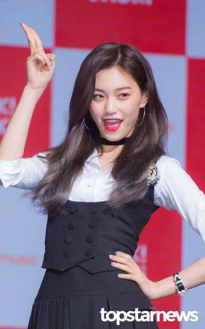 [HD포토] 위키미키(Weki Meki) 김도연, ‘포인트 안무!’