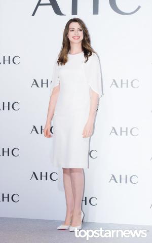 [HD포토] 앤 해서웨이(Anne Hathaway), ‘스크롤 압박 주는 비율’
