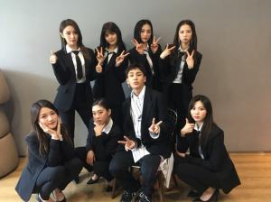 [근황] 비투비 정일훈, 씨엘씨(CLC)와 함께 훈훈한 셀카 공개…‘시크 폭발’