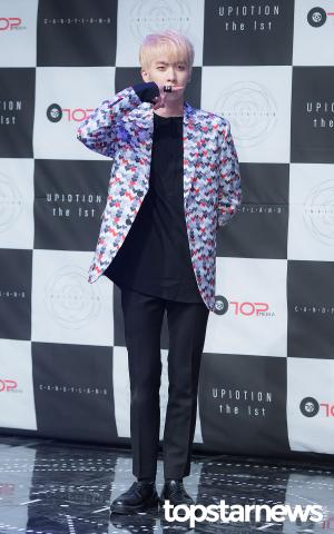 [HD포토] 업텐션(UP10TION) 샤오, ‘손가락으로 다 가려지는 얼굴’