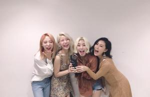 ‘인기가요’ 마마무(MAMAMOO), 밝은 셀카와 함께…“마마무무 영원하자”