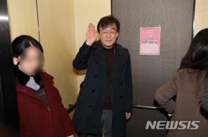 하일지 “사과할 것 없다…강단 떠나 전업작가 길로”