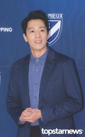 [HD포토] 김래원, ‘긴장되는 포토타임’