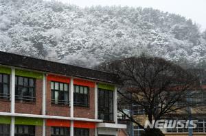 춘분에 진눈깨비 내린 부산, 고지대 8곳 통제…‘이후 날씨는?’