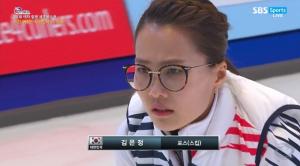 ‘팀 킴’, 여자컬링 세계선수권에서 5승 1패…중국 상대로 12-3 기권패 받아내