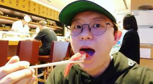 [근황] 에이치오티(H.O.T) 토니안, 일본서 좋아하는 초밥 먹고 신남…“미션 완료”