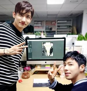 [근황] ‘나혼자산다’ 동방신기 최강창민-유노윤호, 해맑게 웃으며…“열심히 작업중”