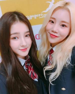 ‘대국민 토크쇼 안녕하세요’ 모모랜드(MOMOLAND) 주이X낸시, 고등학교 졸업 인증샷…‘귀여움 뿜뿜’