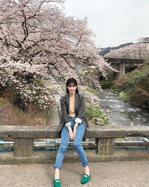 “벌써, 봄”…다비치(Davichi) 강민경, 벚꽃 인증샷 공개