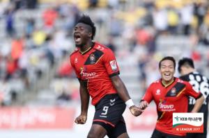 경남 FC 말컹, 강원 3-1로 격파…쾌조의 4연승으로 선두 복귀 ‘성공’