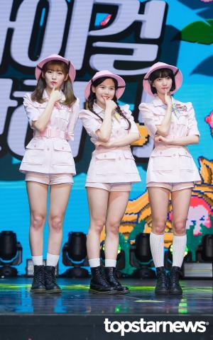 [HD포토] 오마이걸 반하나(OH MY GIRL BANHANA), ‘귀여운 포인트 안무’ (바나나알러지원숭이)