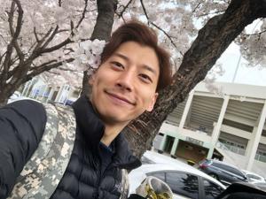 ‘동빙(氷)신기’ 곽윤기, 봄 맞이한 일상 공개…“벚꽃윤기”