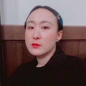 [근황] 선우정아, 내추럴한 모습의 일상 공개…“붉은 립이 잘 어울려”