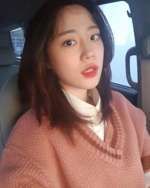 [근황] ‘나도 CEO 시즌2 창업백서’ 허영지, 봄꽃 같은 미모…‘하현우가 반한 그녀’